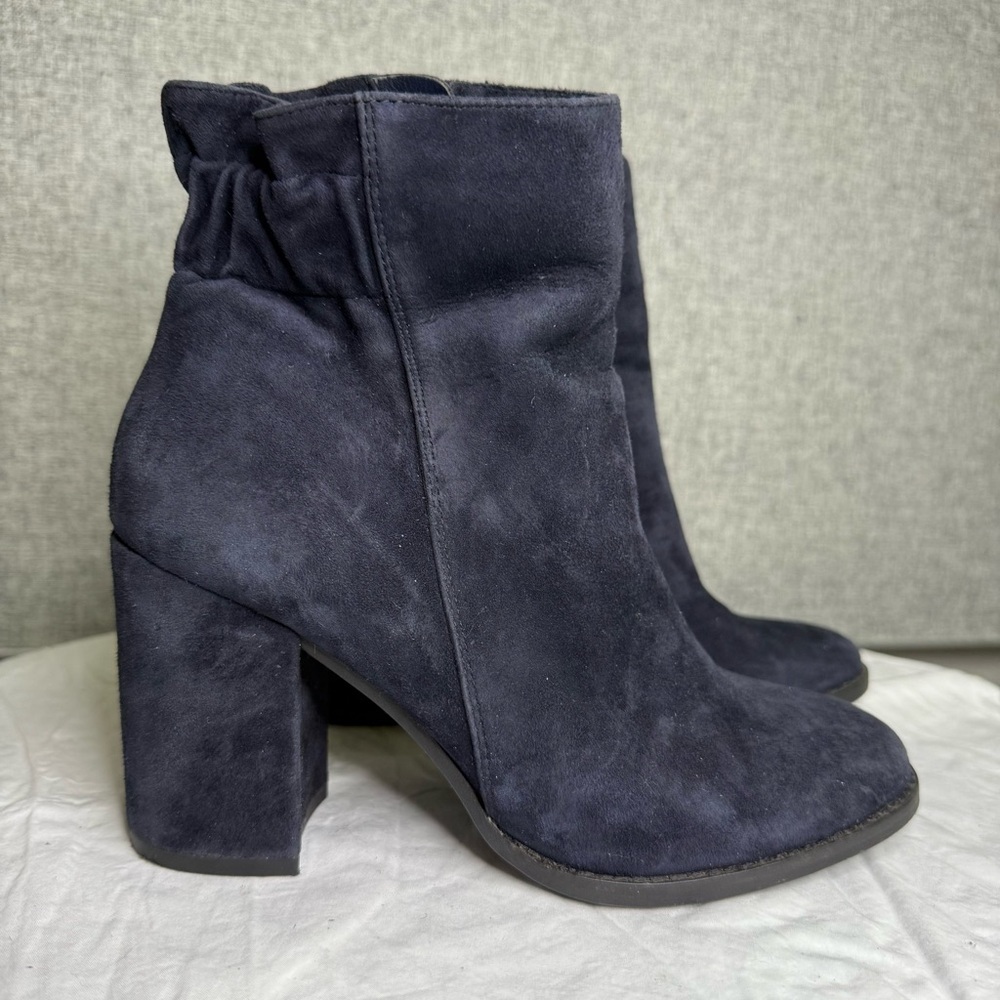 Arturo Chiang Navy Blue Suede Ankle Boots Booties‎ Ruffle Zip Chunky Heel 6.5